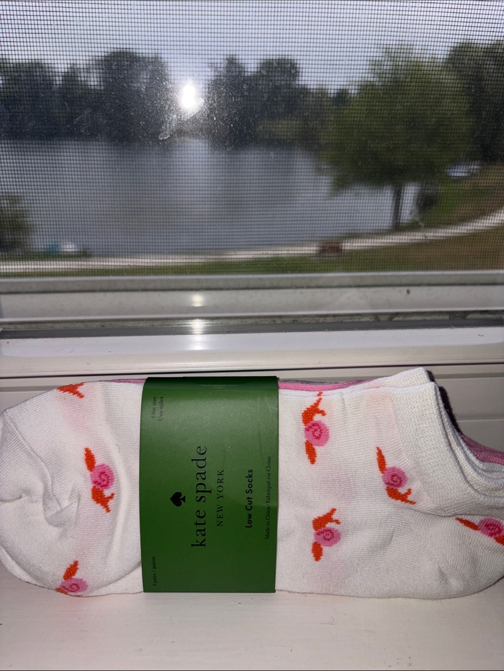 kate spade White Low-Cut Socks with Pink & Orange Snail Accents